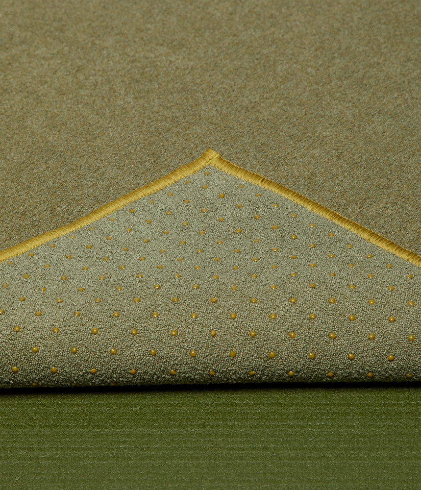 Manduka Yogitoes Skidless Yoga Mat Towel 71'' - Earth 2.0
