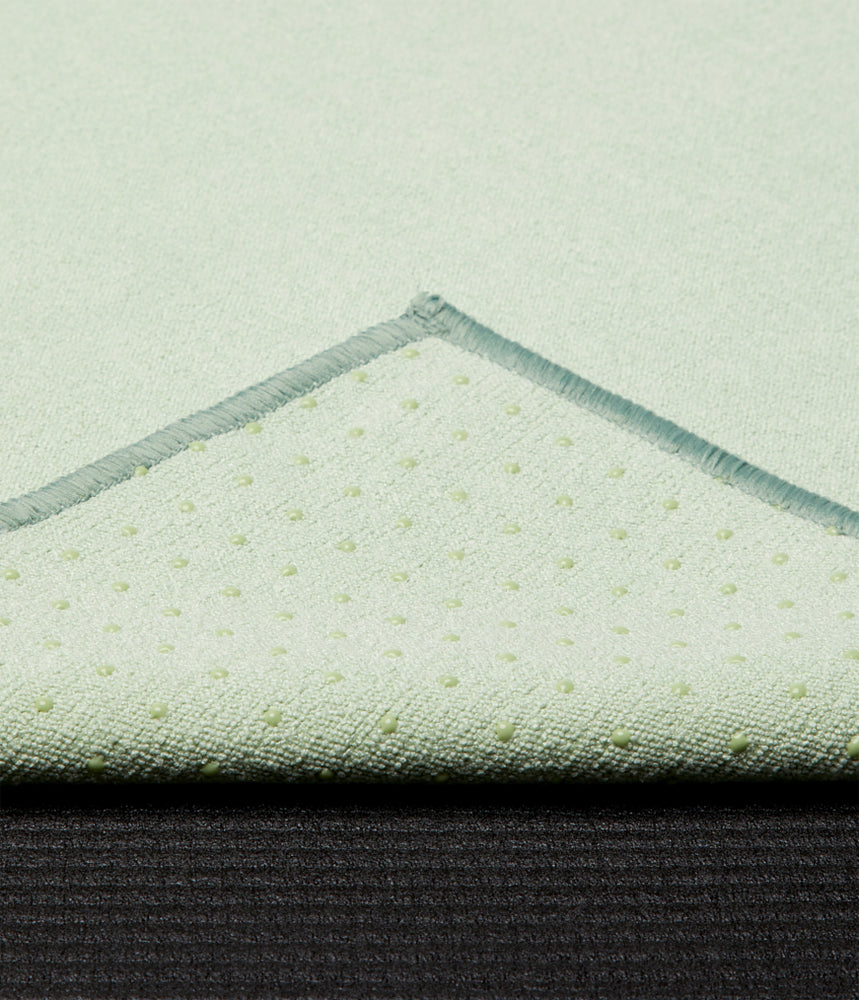 Manduka Yogitoes Plus Repreve Yoga Mat Towel 71'' - Celadon Green 3.0