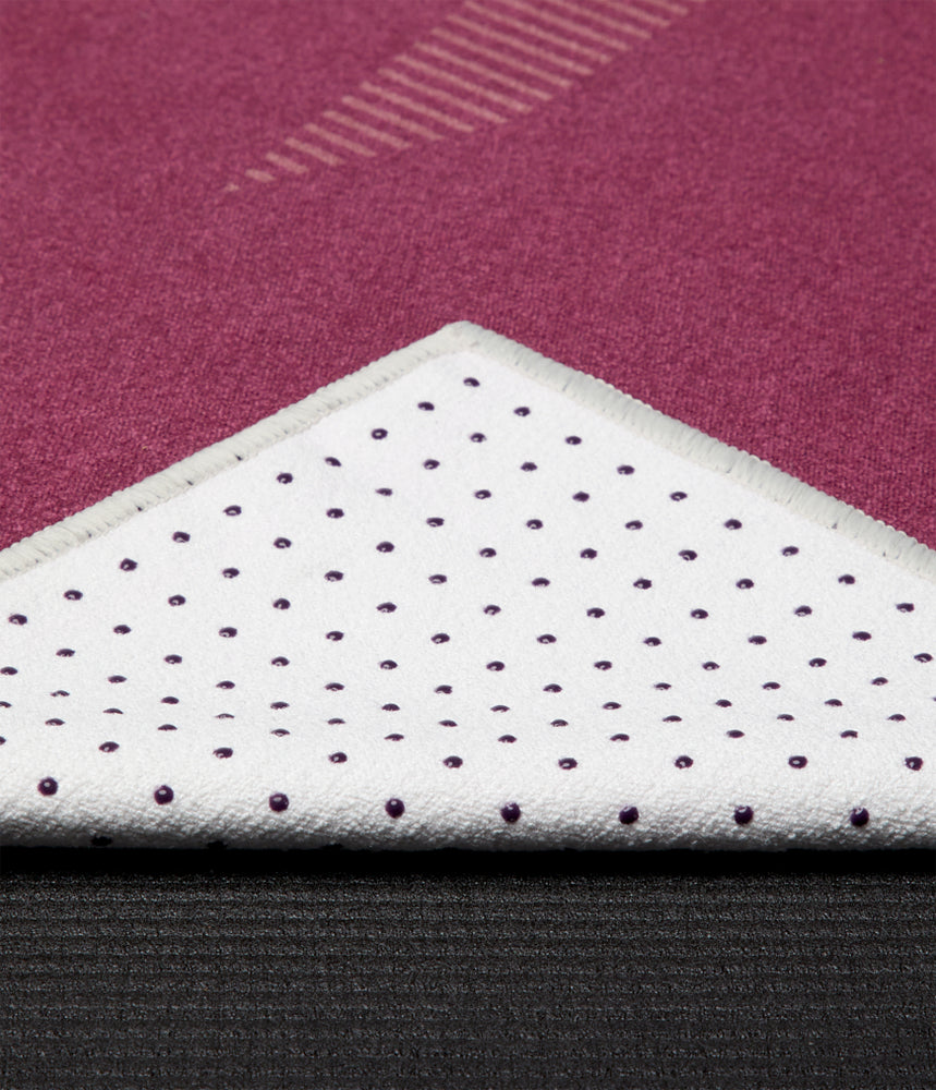 Manduka Yogitoes Plus Repreve Yoga Mat Towel 71'' - Palm Geo 3.0