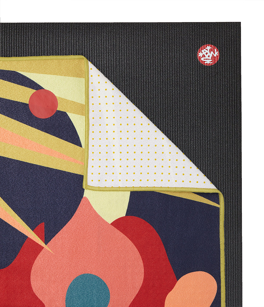Manduka Yogitoes Plus Repreve Yoga Mat Towel 71'' - Hot Flora 3.0