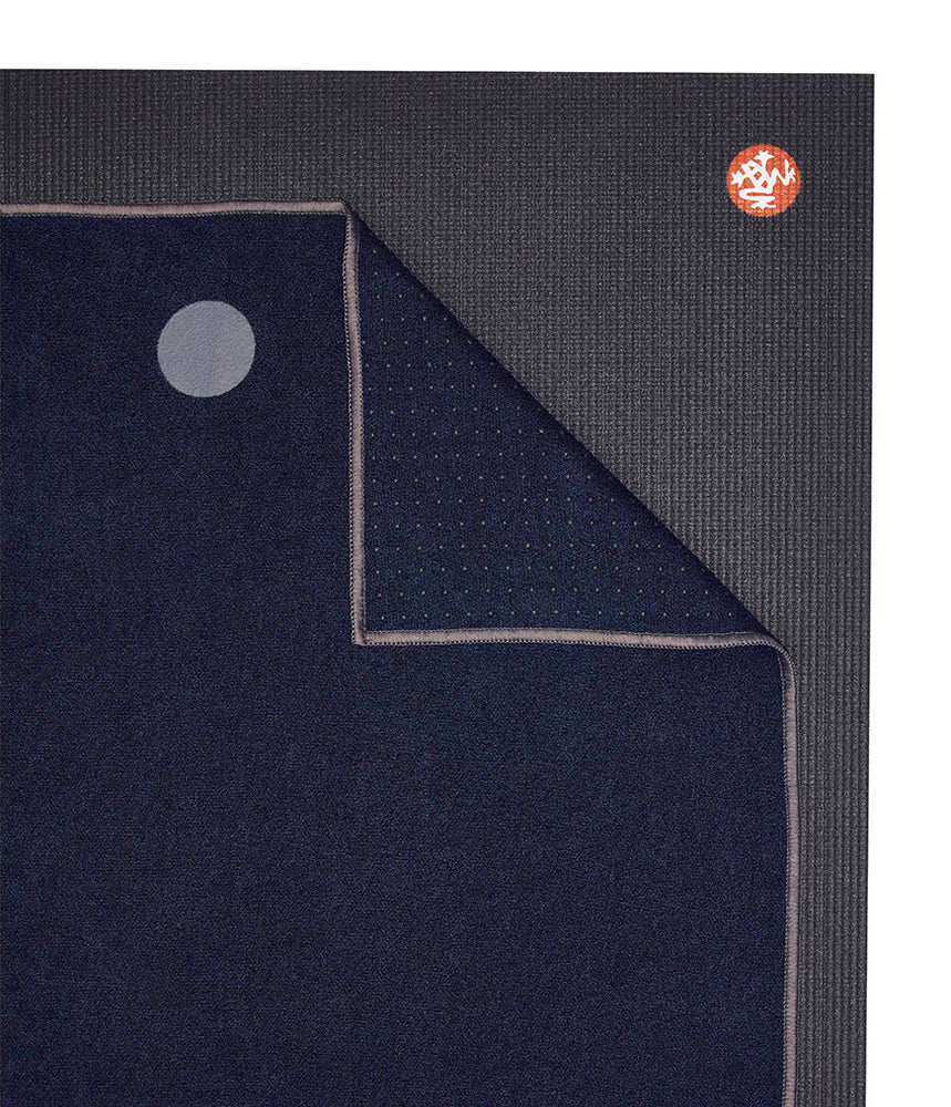 Manduka Yogitoes Skidless Yoga Mat Towel 71'' - Midnight 2.0