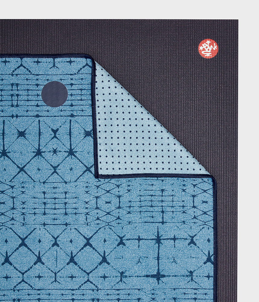 Manduka Yogitoes Skidless Yoga Mat Towel 71''- Star Dye Clear Blue 2.0